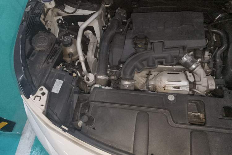 Used Peugeot 4008 2017 350THP Elite Edition Engine Bay Right