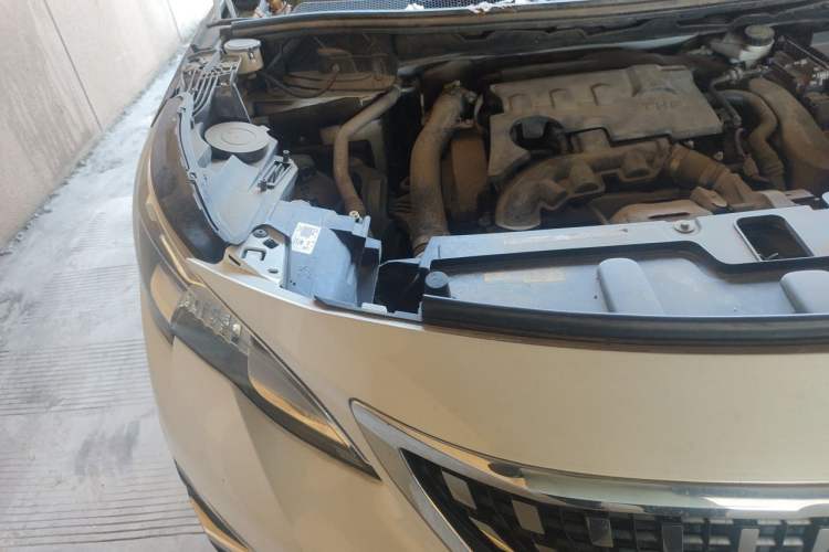 Used Peugeot 4008 2017 350THP Elite Edition Engine Bay Right