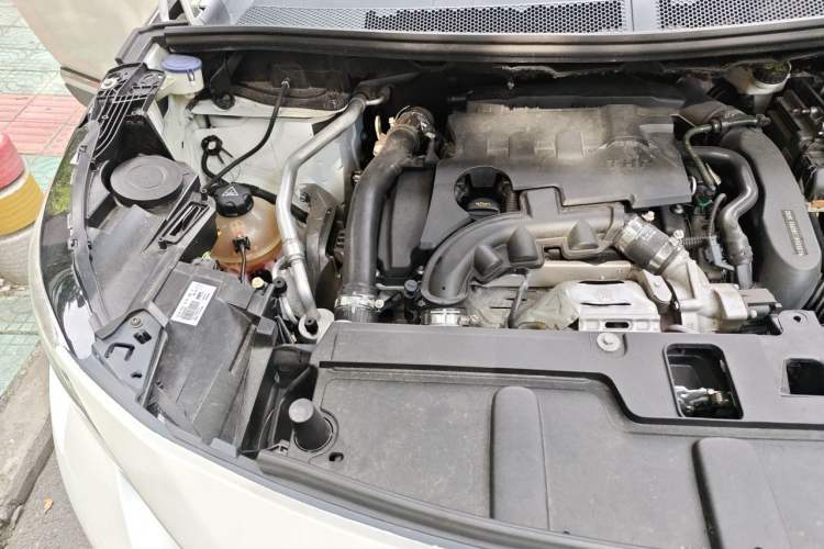 Used Peugeot 4008 2017 350THP Elite Edition Engine Bay Right