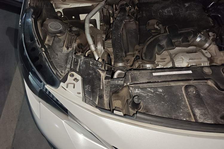 Used Peugeot 4008 2017 350THP Elite Edition Engine Bay Right