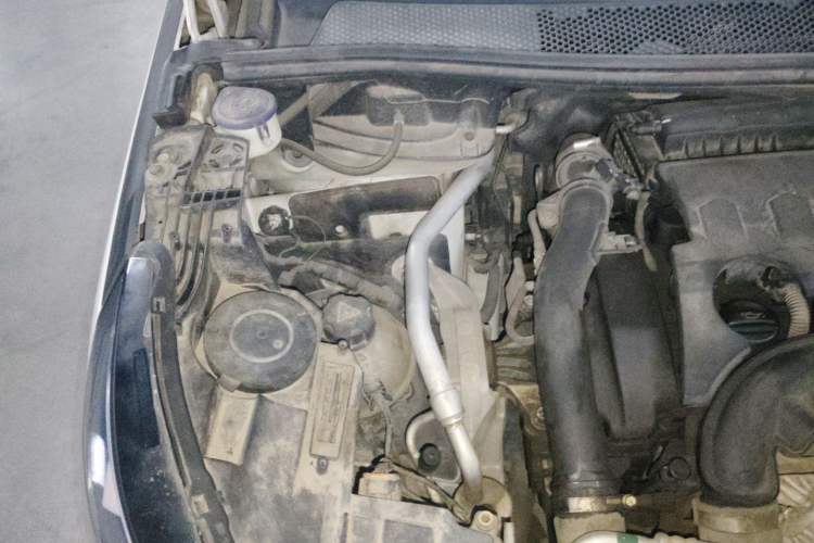 Used Peugeot 4008 2017 350THP Elite Edition Engine Bay Right