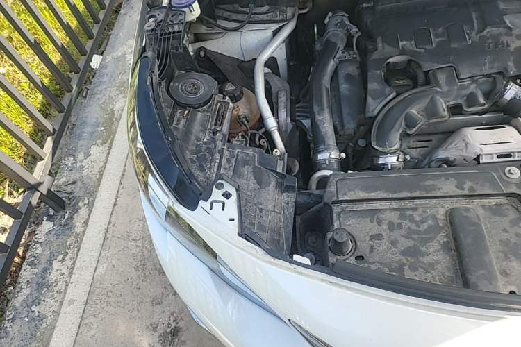 Used Peugeot 4008 2017 350THP Elite Edition Engine Bay Right