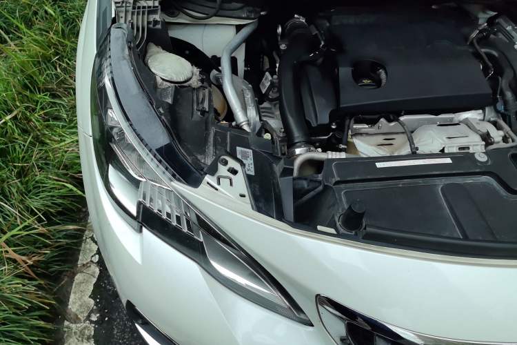 Used Peugeot 4008 2017 380THP Elite Edition Engine Bay Right