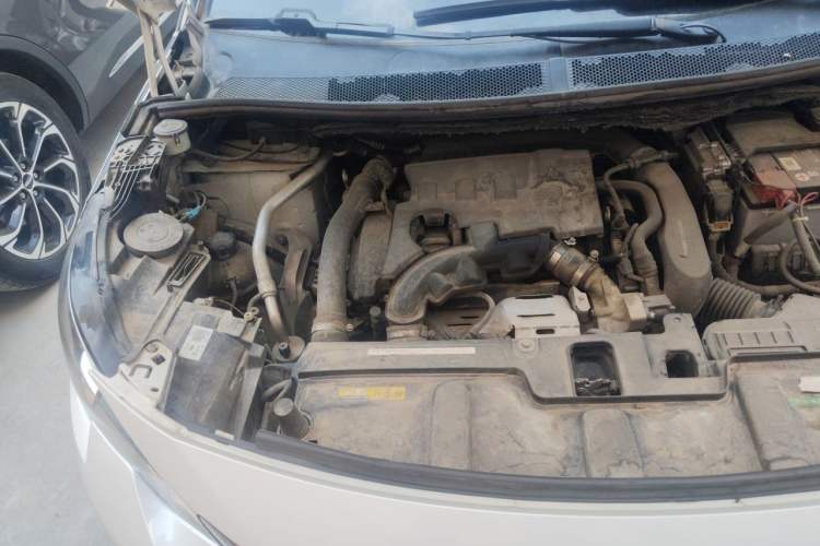 Used Peugeot 4008 2017 350THP Comfort Edition Engine Bay Right