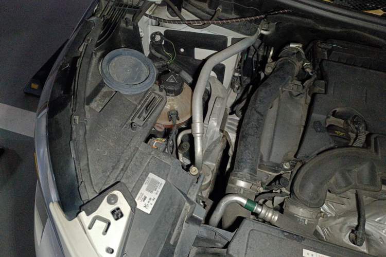 Used Peugeot 4008 2017 350THP Elite Edition Engine Bay Right