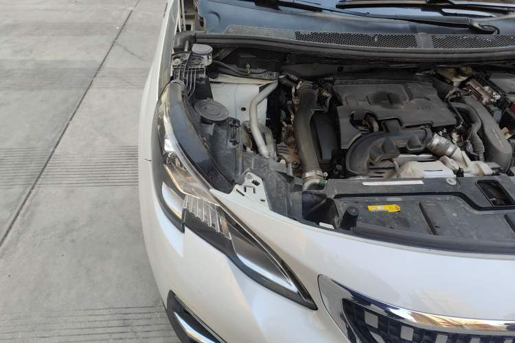 Used Peugeot 4008 2017 350THP Comfort Edition Engine Bay Right
