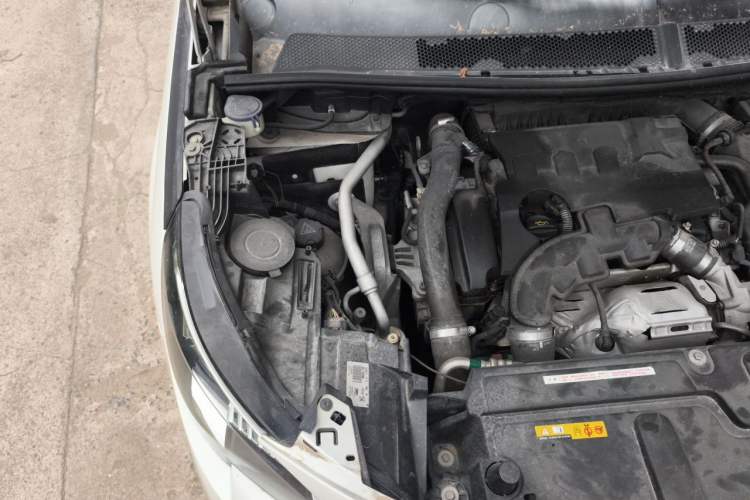 Used Peugeot 4008 2017 350THP Elite Edition Engine Bay Right
