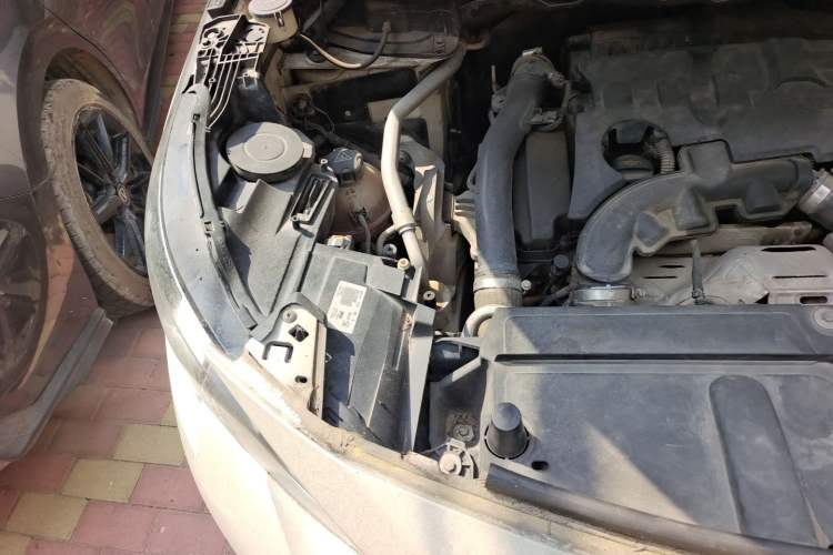 Used Peugeot 4008 2017 350THP Elite Edition Engine Bay Right