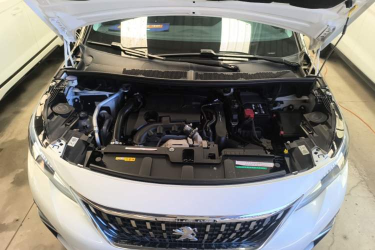 Used Peugeot 4008 2017 350THP Elite Edition Engine Bay