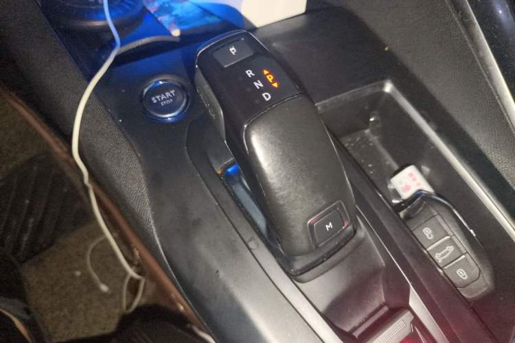 Used Peugeot 4008 2017 350THP Elite Edition Gear Lever