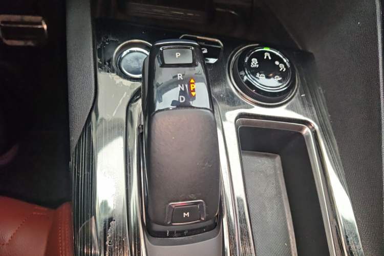 Used Peugeot 4008 2017 380THP Luxury GT Edition Gear Lever