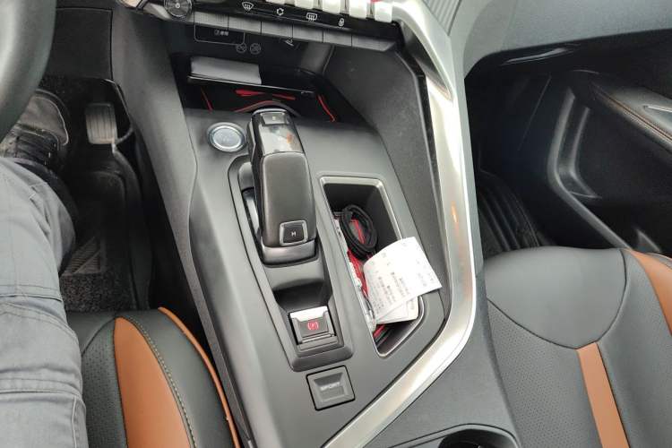 Used Peugeot 4008 2017 350THP Elite Edition Gear Lever