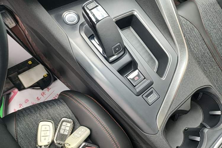 Used Peugeot 4008 2017 350THP Elite Edition Gear Lever