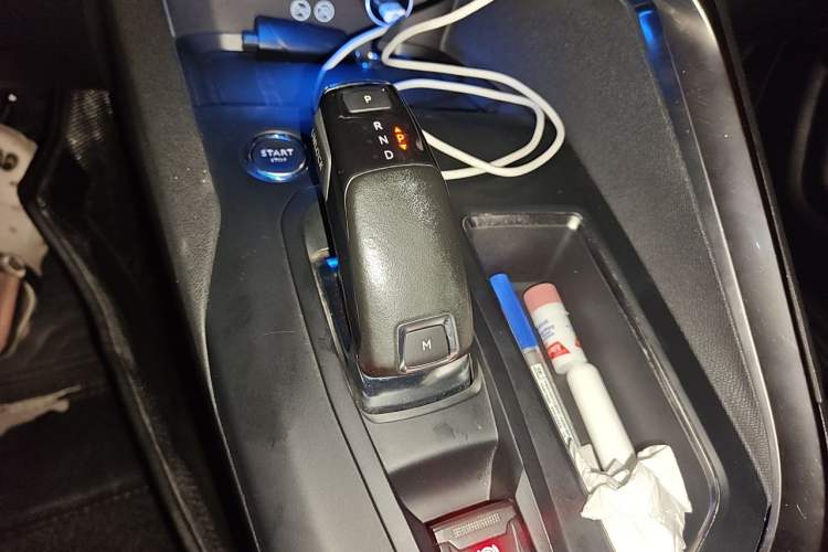 Used Peugeot 4008 2017 350THP Elite Edition Gear Lever
