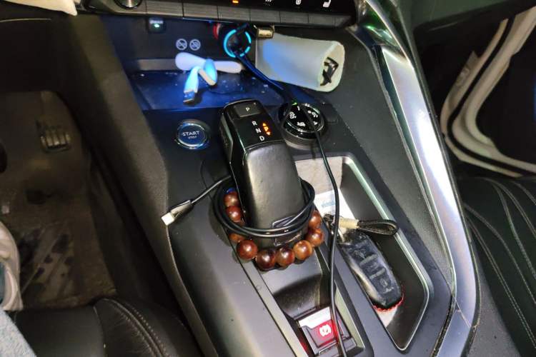 Used Peugeot 4008 2017 350THP Luxury Edition Gear Lever