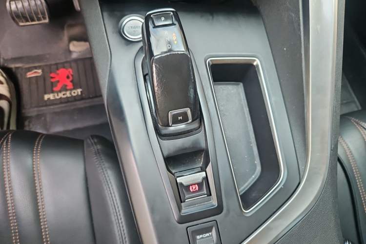 Used Peugeot 4008 2017 350THP Luxury Edition Gear Lever
