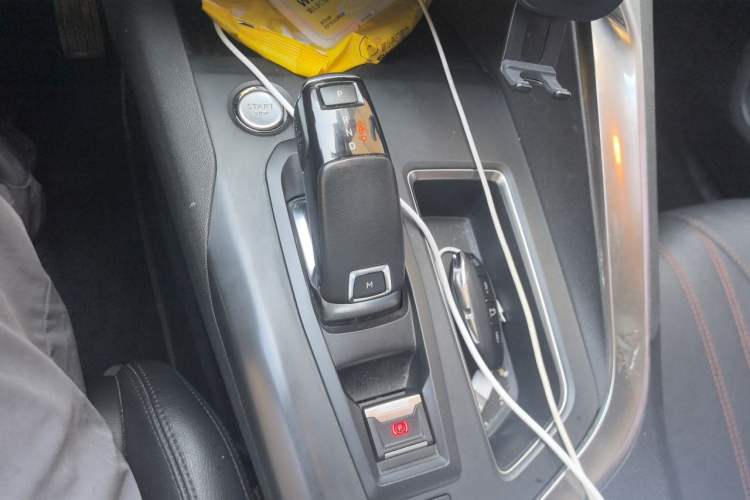 Used Peugeot 4008 2017 350THP Elite Edition Gear Lever