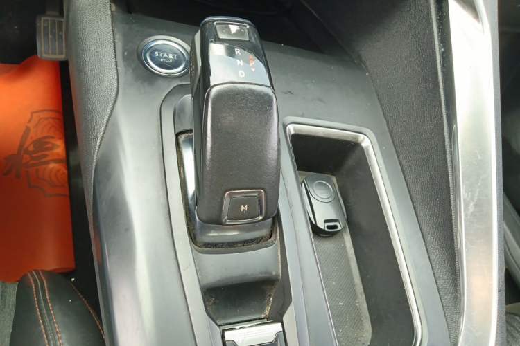 Used Peugeot 4008 2017 350THP Elite Edition Gear Lever