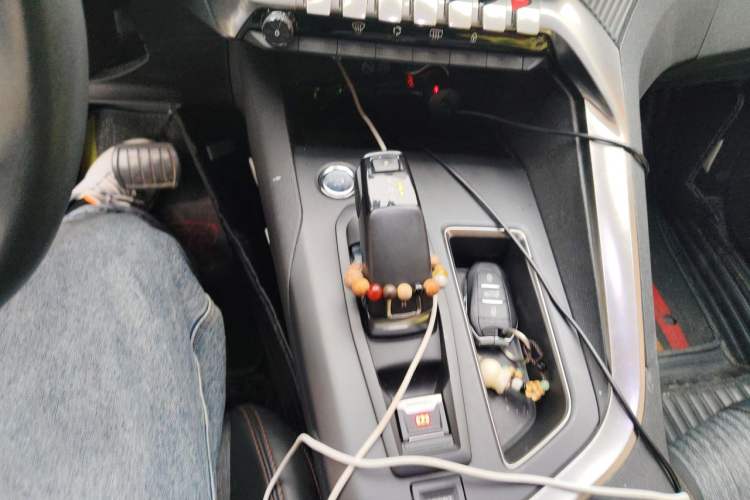 Used Peugeot 4008 2017 350THP Elite Edition Gear Lever
