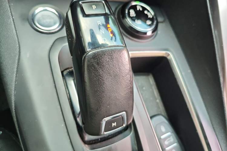 Used Peugeot 4008 2017 350THP Luxury Edition Gear Lever