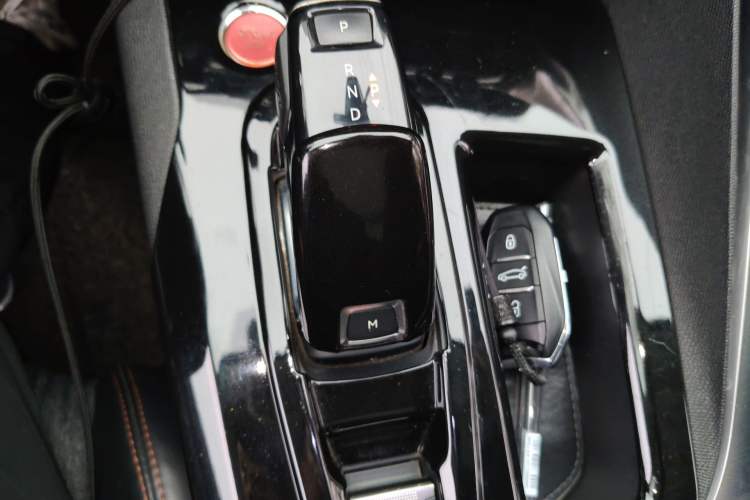Used Peugeot 4008 2017 350THP Elite Edition Gear Lever