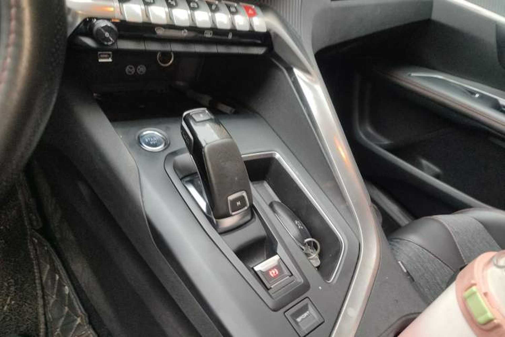 Used Peugeot 4008 2017 350THP Elite Edition Gear Lever