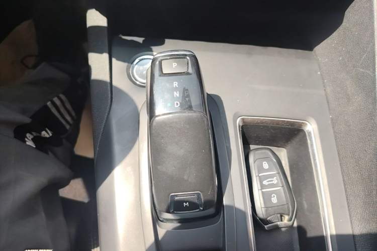 Used Peugeot 4008 2017 350THP Elite Edition Gear Lever