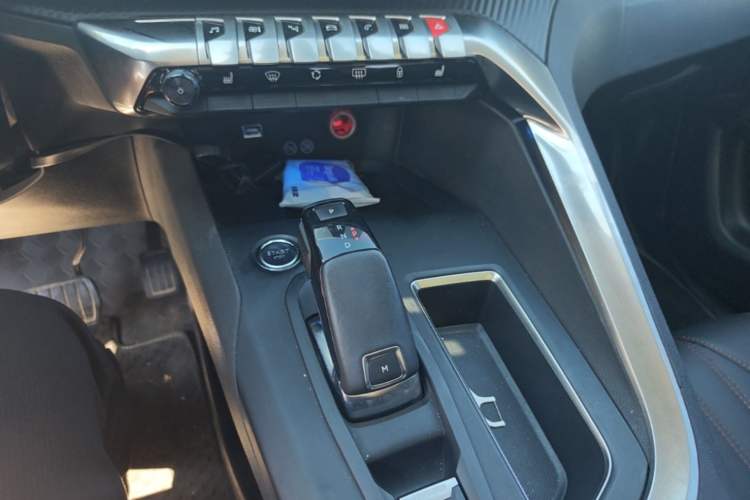 Used Peugeot 4008 2017 350THP Elite Edition Gear Lever