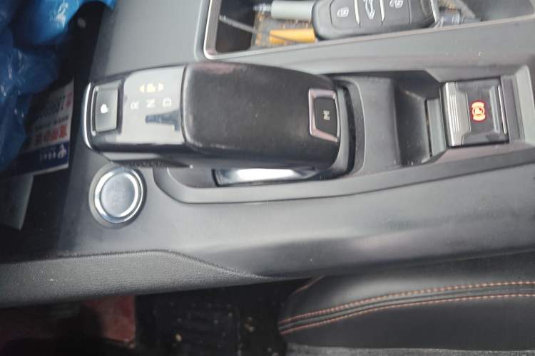 Used Peugeot 4008 2017 350THP Elite Edition Gear Lever