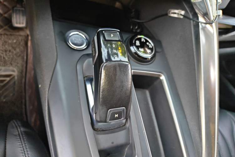 Used Peugeot 4008 2017 350THP Luxury Edition Gear Lever