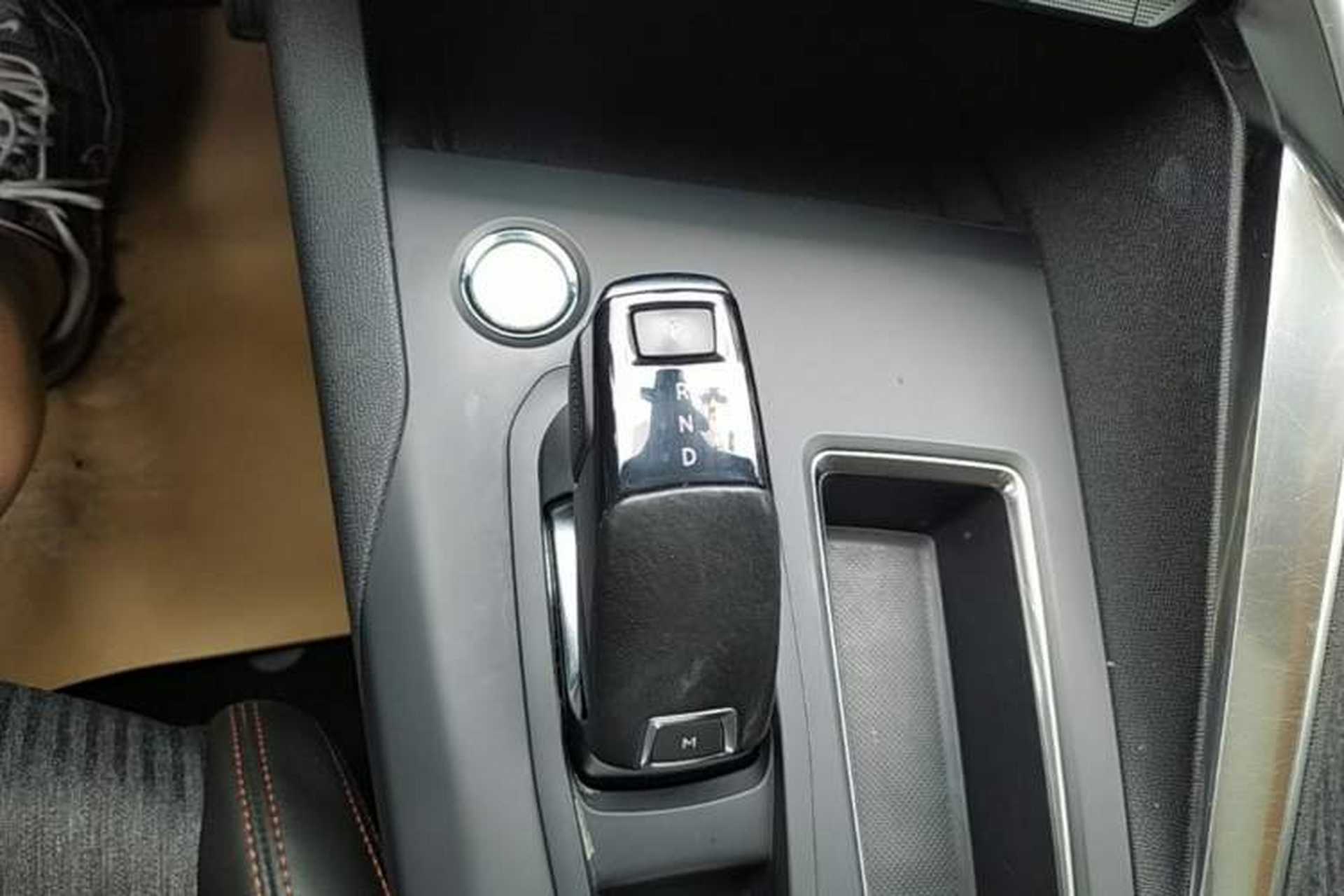 Used Peugeot 4008 2017 350THP Elite Edition Gear Lever