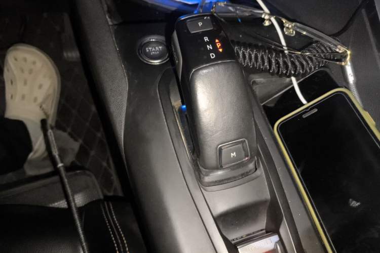 Used Peugeot 4008 2017 350THP Elite Edition Gear Lever