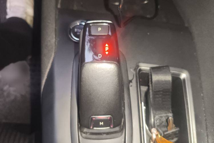 Used Peugeot 4008 2017 350THP Elite Edition Gear Lever