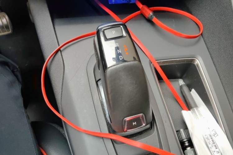 Used Peugeot 4008 2017 350THP Comfort Edition Gear Lever