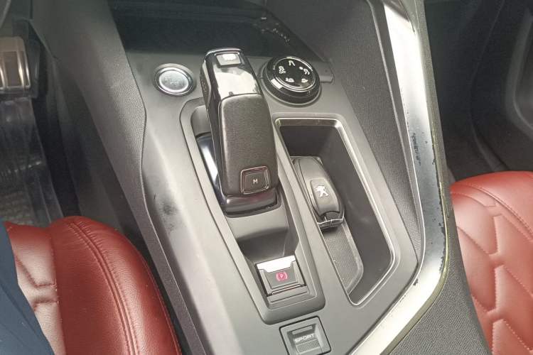 Used Peugeot 4008 2017 380THP Luxury GT Edition Gear Lever