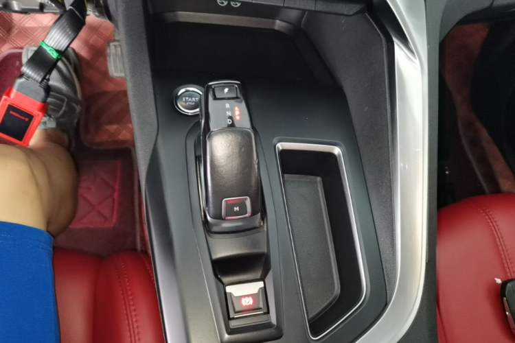 Used Peugeot 4008 2017 350THP Elite Edition Gear Lever