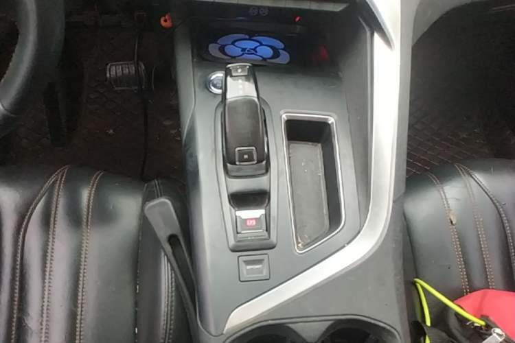 Used Peugeot 4008 2017 350THP Elite Edition Gear Lever