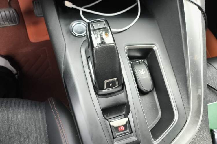 Used Peugeot 4008 2017 350THP Elite Edition Gear Lever