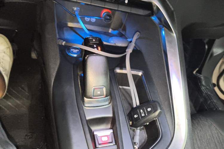 Used Peugeot 4008 2017 350THP Elite Edition Gear Lever