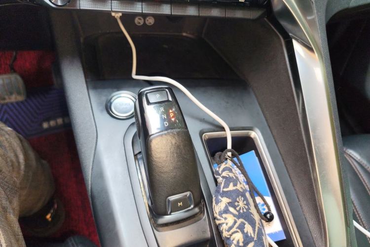 Used Peugeot 4008 2017 350THP Elite Edition Gear Lever