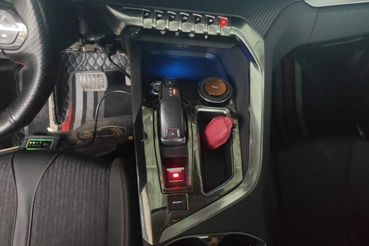 Used Peugeot 4008 2017 350THP Elite Edition Gear Lever