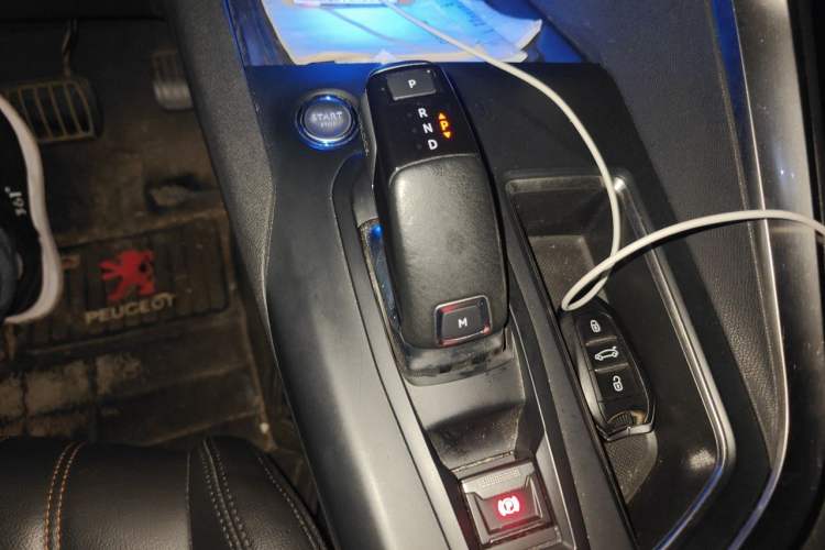 Used Peugeot 4008 2017 350THP Elite Edition Gear Lever