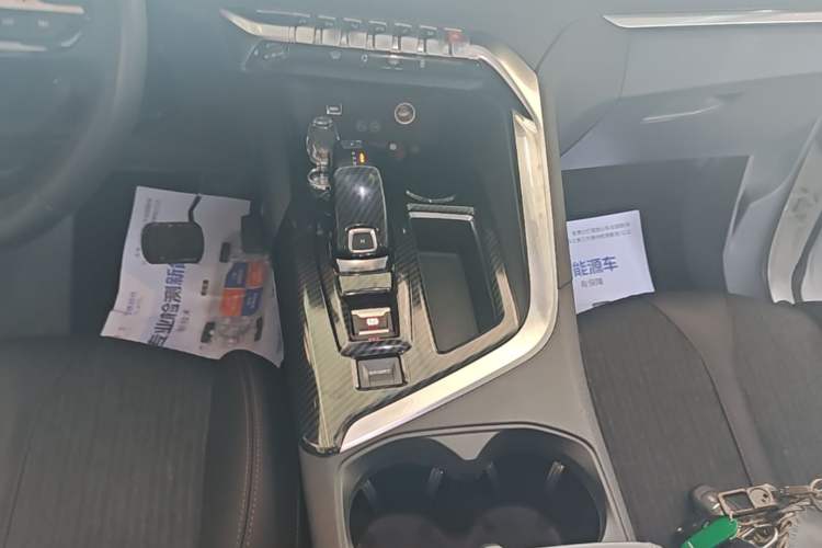 Used Peugeot 4008 2017 350THP Elite Edition Gear Lever