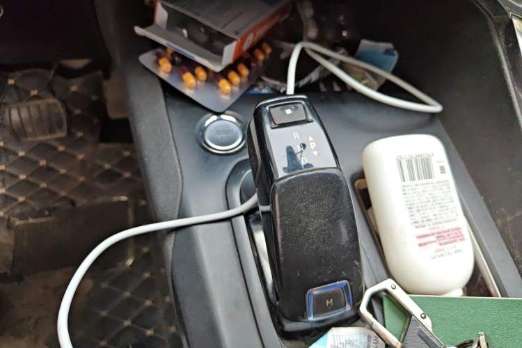 Used Peugeot 4008 2017 350THP Elite Edition Gear Lever