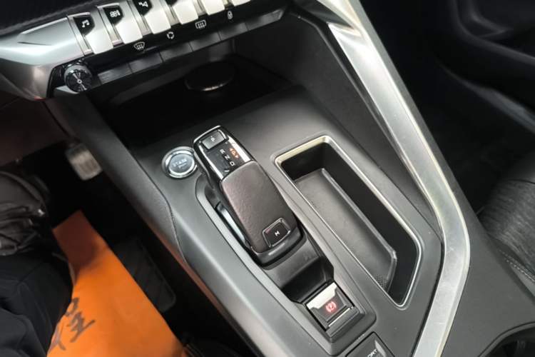 Used Peugeot 4008 2017 350THP Elite Edition Gear Lever
