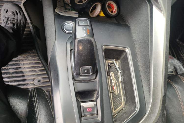 Used Peugeot 4008 2017 350THP Elite Edition Gear Lever