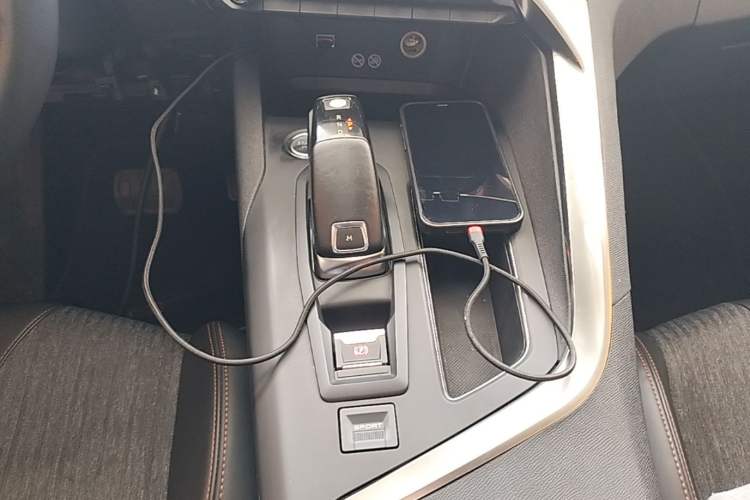 Used Peugeot 4008 2017 380THP Elite Edition Gear Lever