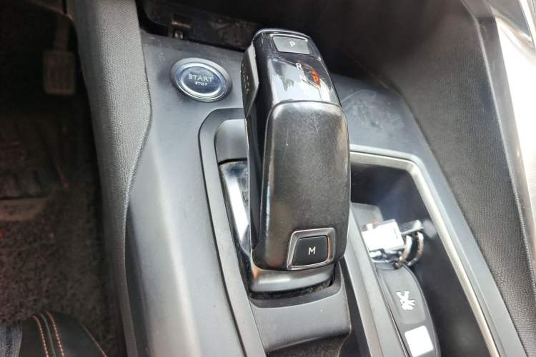 Used Peugeot 4008 2017 350THP Elite Edition Gear Lever