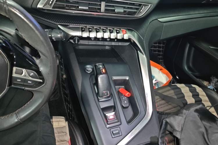 Used Peugeot 4008 2017 350THP Elite Edition Gear Lever
