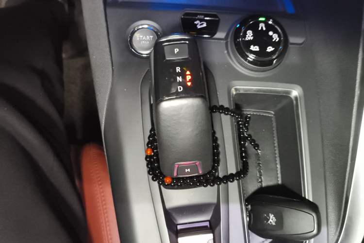 Used Peugeot 4008 2017 380THP Luxury GT Edition Gear Lever